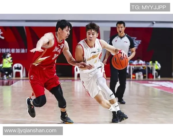 成都篮球队以74分领跑冠军赛积分榜展现强劲实力和夺冠希望 成都篮球队以74分领跑冠军赛积分榜展现强劲实力和夺冠希望