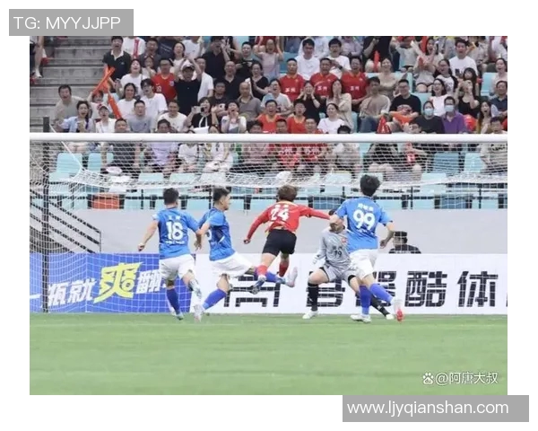 足球明星竖屏高清画面展现激情瞬间与精彩技艺的完美结合