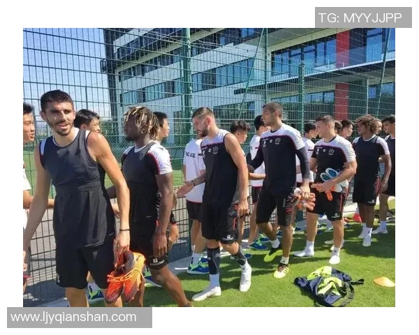 德国长发足球明星的魅力与风采探索之旅 德国长发足球明星的魅力与风采探索之旅