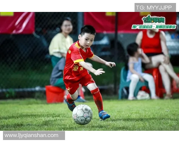 赛况足球明星完整版深度解析顶级球员表现与赛事精彩瞬间 赛况足球明星完整版深度解析顶级球员表现与赛事精彩瞬间